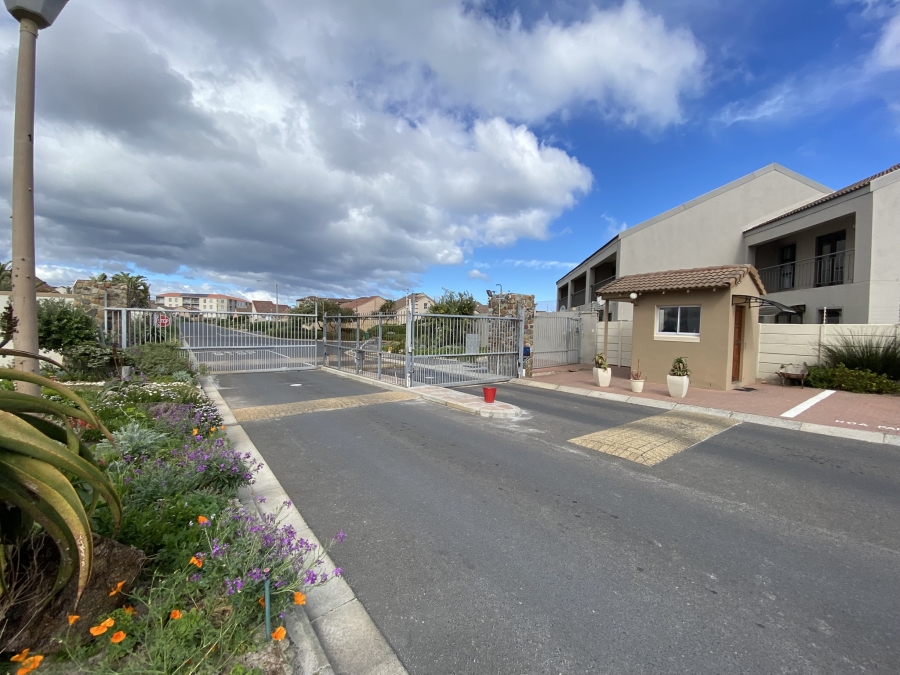 2 Bedroom Property for Sale in Capricorn Western Cape
